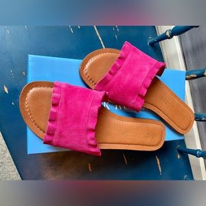 Jack Roger Rosie Ruffle Slide EUC